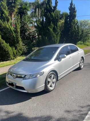 HONDA CIVIC 1.8 LXS 16V FLEX 4P AUTOMÁTICO HONDA CIVIC 1.8 LXS 16V FLEX 4P AUTOMÁTICO